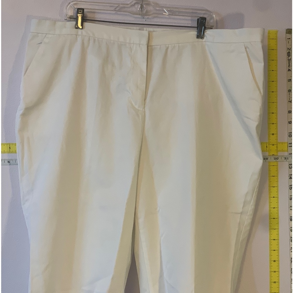 White capri pants